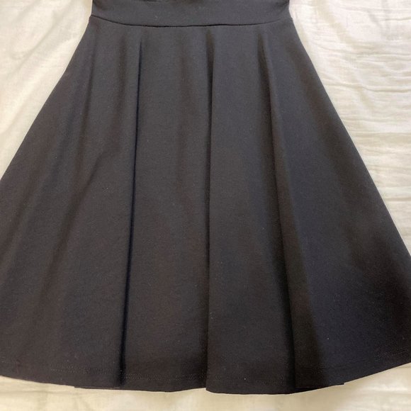 Black Dress - Picture 6 of 10